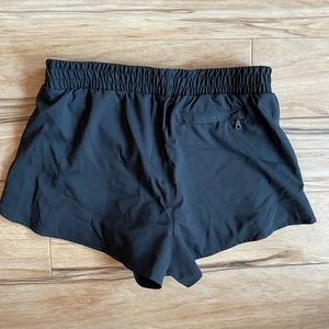 Girlfriend collective black trail short